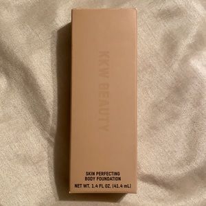 KKW Skin Perfecting Body Foundation in Light/Medium